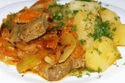 Рецепт жаркого по-домашньому з свинини з картоплею (печеня з свинини) Рецепт жаркого по-домашньому з свинини з картоплею
