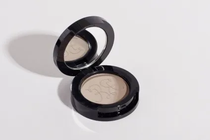 Rouge bunny rouge блиск-пилок для повік, тіні-блиск і матові тіні, beauty insider (rouge bunny rouge тіні для повік пігмент рідкі тіні прозорі тіні вологий макіяж) Rouge bunny rouge блиск-пилок для повік, тіні-блиск і матові тіні, beauty insider