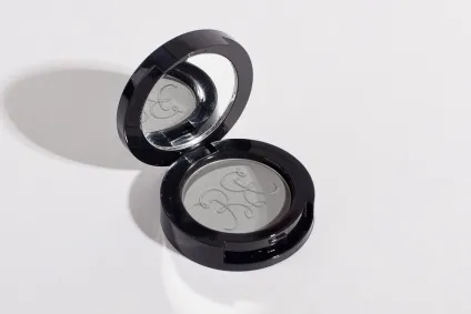 Rouge bunny rouge блиск-пилок для повік, тіні-блиск і матові тіні, beauty insider (матові тіні) Rouge bunny rouge блиск-пилок для повік, тіні-блиск і матові тіні, beauty insider