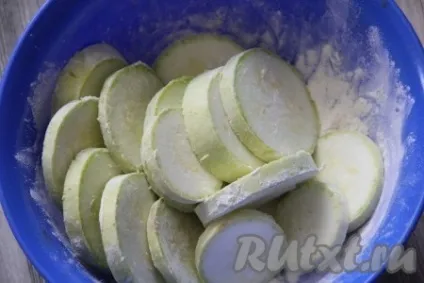 Салат з помідорами і смаженими кабачками - рецепт з фото (кабачками) Салат з помідорами і смаженими кабачками - рецепт з фото