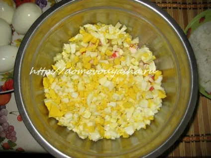 Салат крабовий з огірком, рисом, кукурудзою, яйцем (яйцем) Салат крабовий з огірком, рисом, кукурудзою, яйцем