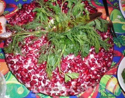 Салат - гранатовий браслет