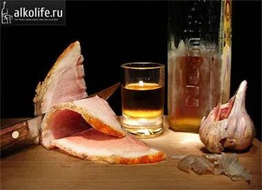 Самогон з меду рецепт в домашніх умовах (самогон) Самогон з меду рецепт в домашніх умовах