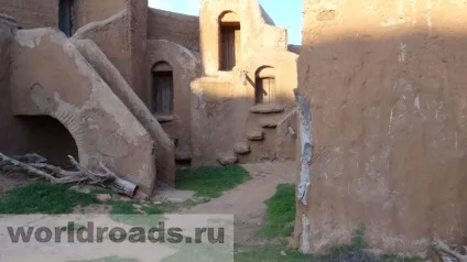 Сарай-Бату - столиця золотої орди, дороги світу (золотий) Сарай-Бату - столиця золотої орди, дороги світу