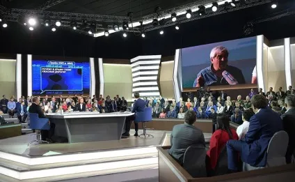 Найяскравіші відповіді «прямої лінії» путина ( «Пряма лінія Смелаом Путіним») Найяскравіші відповіді «прямої лінії» путина