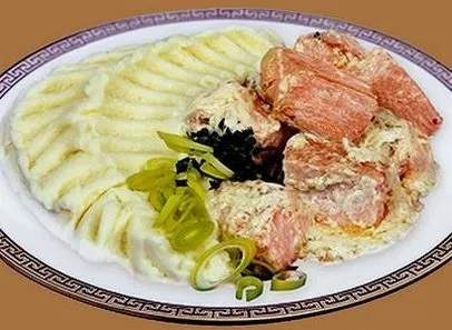 Сьомга з картоплею в мультиварці