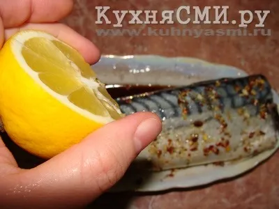 Скумбрія запечена в фользі