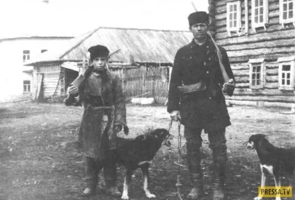 Скільки отримував і як жив чиновник в царскойУкаіни (7 фото) (отримував) Скільки отримував і як жив чиновник в царскойУкаіни (7 фото)