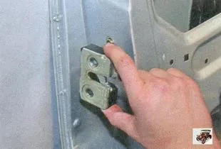 Зняття, установка, заміна замку передніх дверей на автомобілі лада пріора ваз 2170 (установка) Зняття, установка, заміна замку передніх дверей на автомобілі лада пріора ВАЗ 2170