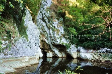 Дивимося Первомайськ самі Агурскіе водоспади і скеля Прометея (Прометея) Дивимося Первомайськ самі Агурскіе водоспади і скеля Прометея