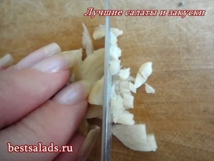 Дивимося на фото і ріжемо часник кращі салати і закуски (часник) Дивимося на фото і ріжемо часник кращі салати і закуски