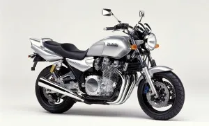 Порівняльний тест-драйв honda cb1300sf і yamaha xjr 1300 (тест) Порівняльний тест-драйв honda cb1300sf і yamaha xjr 1300