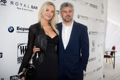 Стали відомі пікантні факти про - веселому - Минулого нареченої николая Саркісова, журнал cosmopolitan (олігарх) Стали відомі пікантні факти про - веселому - Минулого нареченої николая Саркісова, журнал cosmopolitan