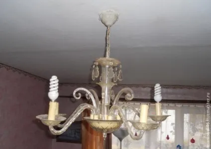 стара люстра