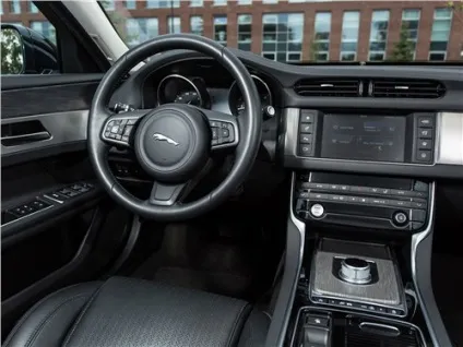 Порівняльний тест mercedes-benz e-class, jaguar xf (jaguar) Порівняльний тест mercedes-benz e-class, jaguar xf