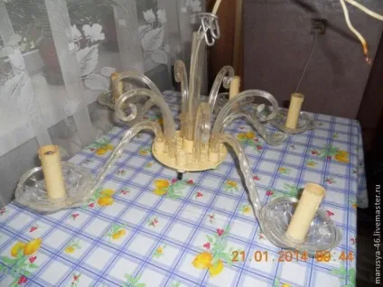 стара люстра