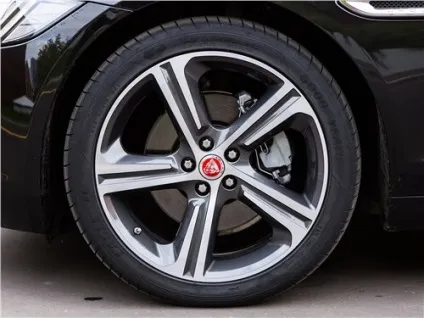Порівняльний тест mercedes-benz e-class, jaguar xf (e-class) Порівняльний тест mercedes-benz e-class, jaguar xf