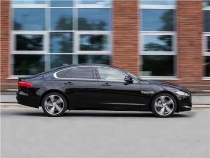 Порівняльний тест mercedes-benz e-class, jaguar xf (e-klasse) Порівняльний тест mercedes-benz e-class, jaguar xf