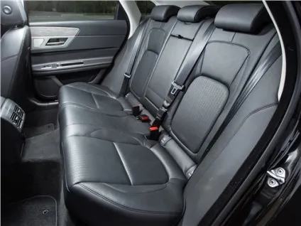 Порівняльний тест mercedes-benz e-class, jaguar xf (e-class) Порівняльний тест mercedes-benz e-class, jaguar xf