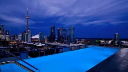 Топ-12 найнеймовірніші басейни, розташовані на дахах (Hilton Molino Stucky) Топ-12 найнеймовірніші басейни, розташовані на дахах
