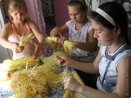 Традиційна лялька з соломки, країна майстрів (соломки) Традиційна лялька з соломки, країна майстрів