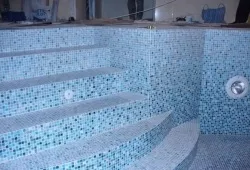 Укладання плитки в басейні