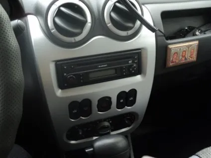 Установка 2 din магнітоли в renault logan (новини renault) Установка 2 din магнітоли в renault logan