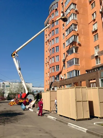 Валерія та Йосип Пригожин ремонтували квартиру за допомогою підйомного крана (Пригожин) Валерія та Йосип Пригожин ремонтували квартиру за допомогою підйомного крана