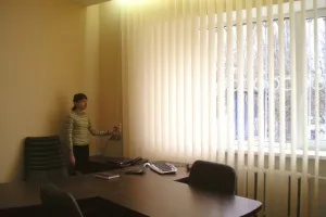 Вертикальні жалюзі пристрій і установка (жалюзі) Вертикальні жалюзі пристрій і установка