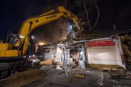 У Москві масово зносять дрібні торгові павільйони (торгові) У Москві масово зносять дрібні торгові павільйони