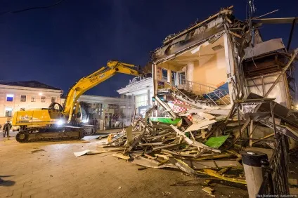 У Москві масово зносять дрібні торгові павільйони (москві) У Москві масово зносять дрібні торгові павільйони
