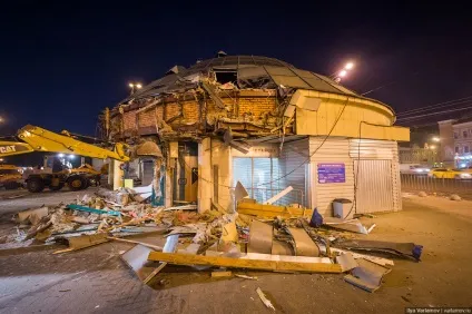 У Москві масово зносять дрібні торгові павільйони (павільйони) У Москві масово зносять дрібні торгові павільйони