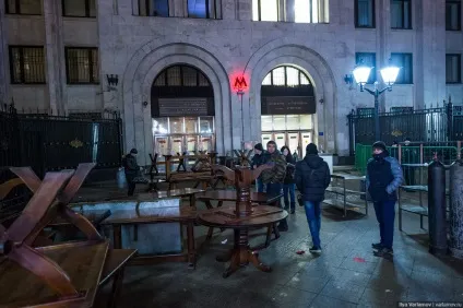 У Москві масово зносять дрібні торгові павільйони (масово) У Москві масово зносять дрібні торгові павільйони