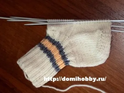 В'яжемо шкарпетки на 5-ти спицях (в'яжемо) В'яжемо шкарпетки на 5-ти спицях