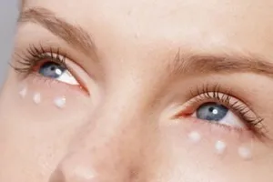 Ясний погляд від estee lauder - estee lauder revitalizing supreme бальзам для шкіри навколо очей для