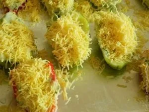 Запечена перець з картоплею і м'ясом (м'ясом) Запечена перець з картоплею і м'ясом