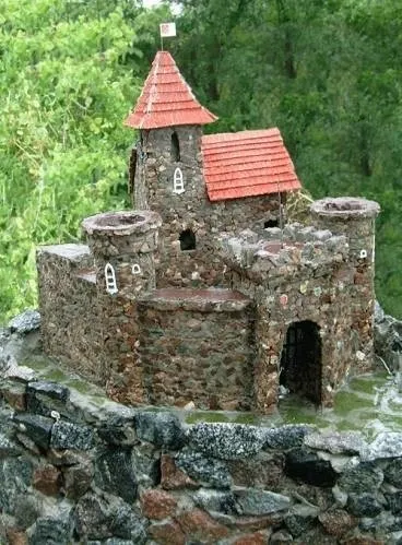 Замок на дачі - легко, 6 соток (дачі) Замок на дачі - легко, 6 соток