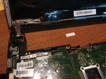Заміна шлейфу матриці ноутбука asus u36g