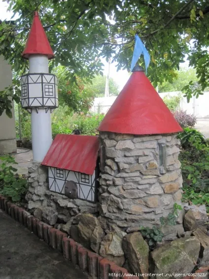 Замок на дачі - легко, 6 соток (легко) Замок на дачі - легко, 6 соток