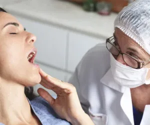 Жовте небо в роті причини у дорослих і дітей, фото плям (небо) Жовте небо в роті причини у дорослих і дітей, фото плям