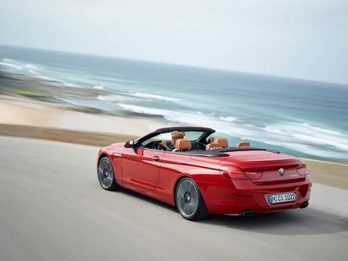 Bmw піддав сімейство 6-series косметичного рестайлінгу (піддав) Bmw піддав сімейство 6-series косметичного рестайлінгу