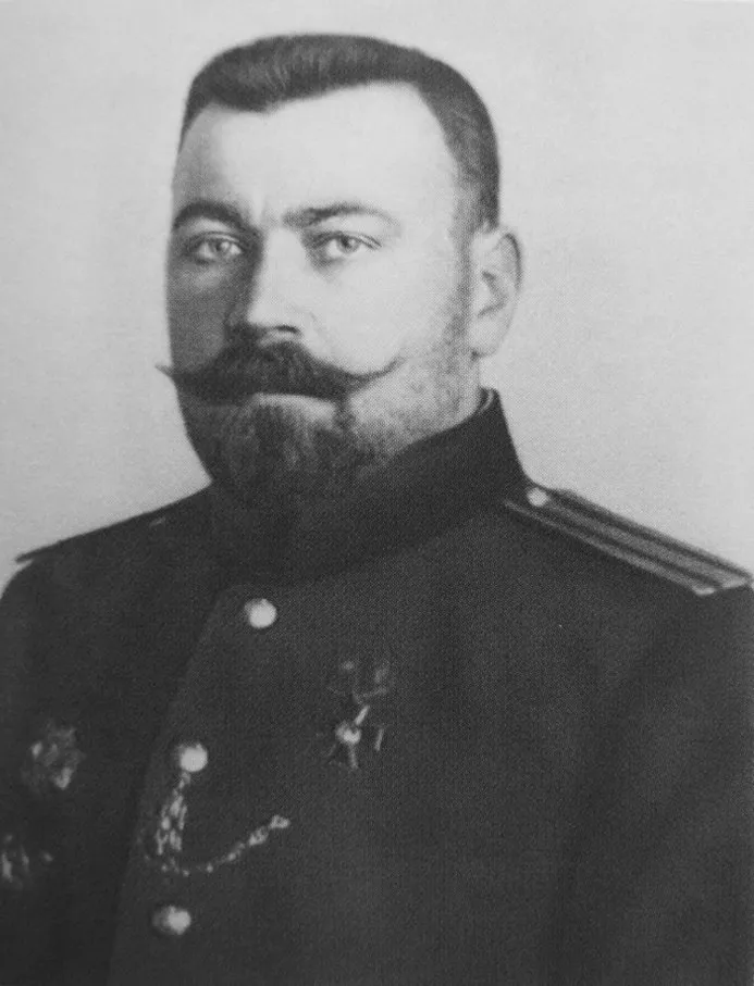 Царські генерали, які перейшли на бік - червоних, російська сімка (сторону) Царські генерали, які перейшли на бік - червоних, російська сімка