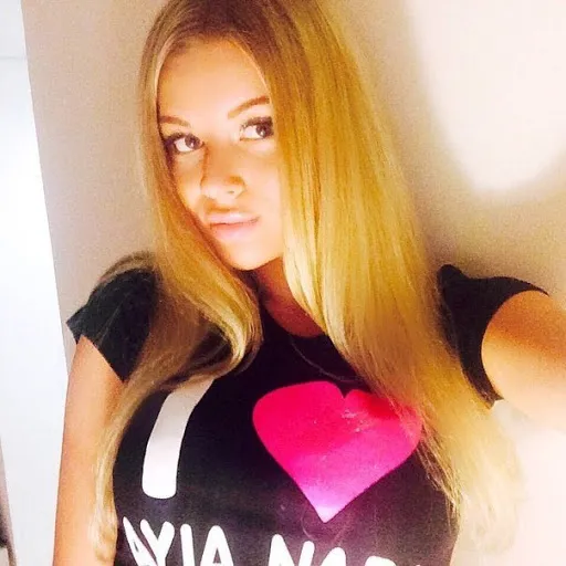 Чим пахне меблі