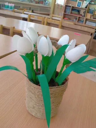 Квіти з одноразових стаканчиків (вироби одноразових стаканчиків) Квіти з одноразових стаканчиків