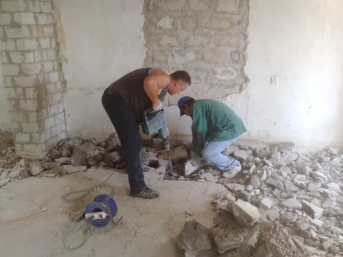Демонтаж стяжки підлоги