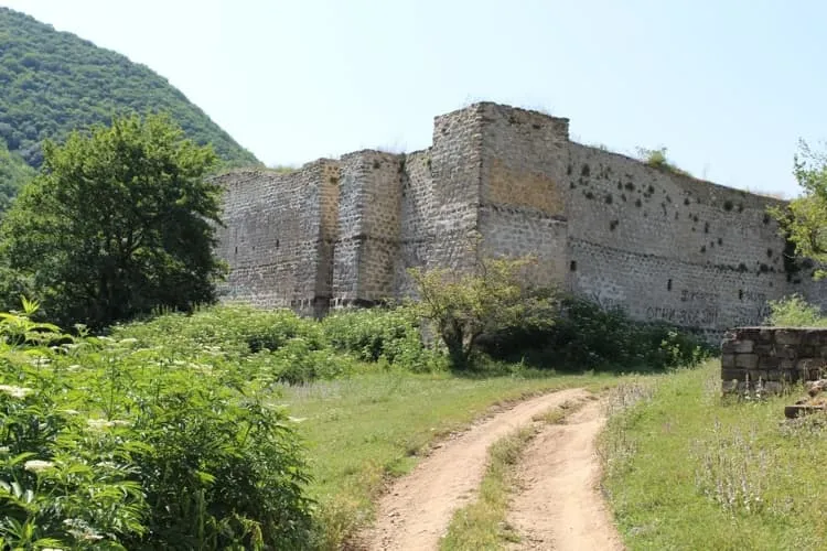 Дагестан і його головні визначні пам'ятки з описом і фото (знаходиться велика кількість) Дагестан і його головні визначні пам'ятки з описом і фото