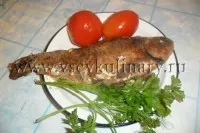 Фарширований карась запечений в духовці