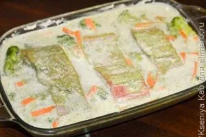 Горбуша з рисом і овочами в духовці