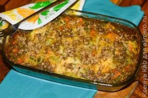 Горбуша з рисом і овочами в духовці