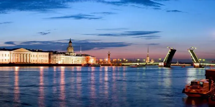 Головні пам'ятки Пітера огляд, історія і цікаві факти (історія) Головні пам'ятки Пітера огляд, історія і цікаві факти